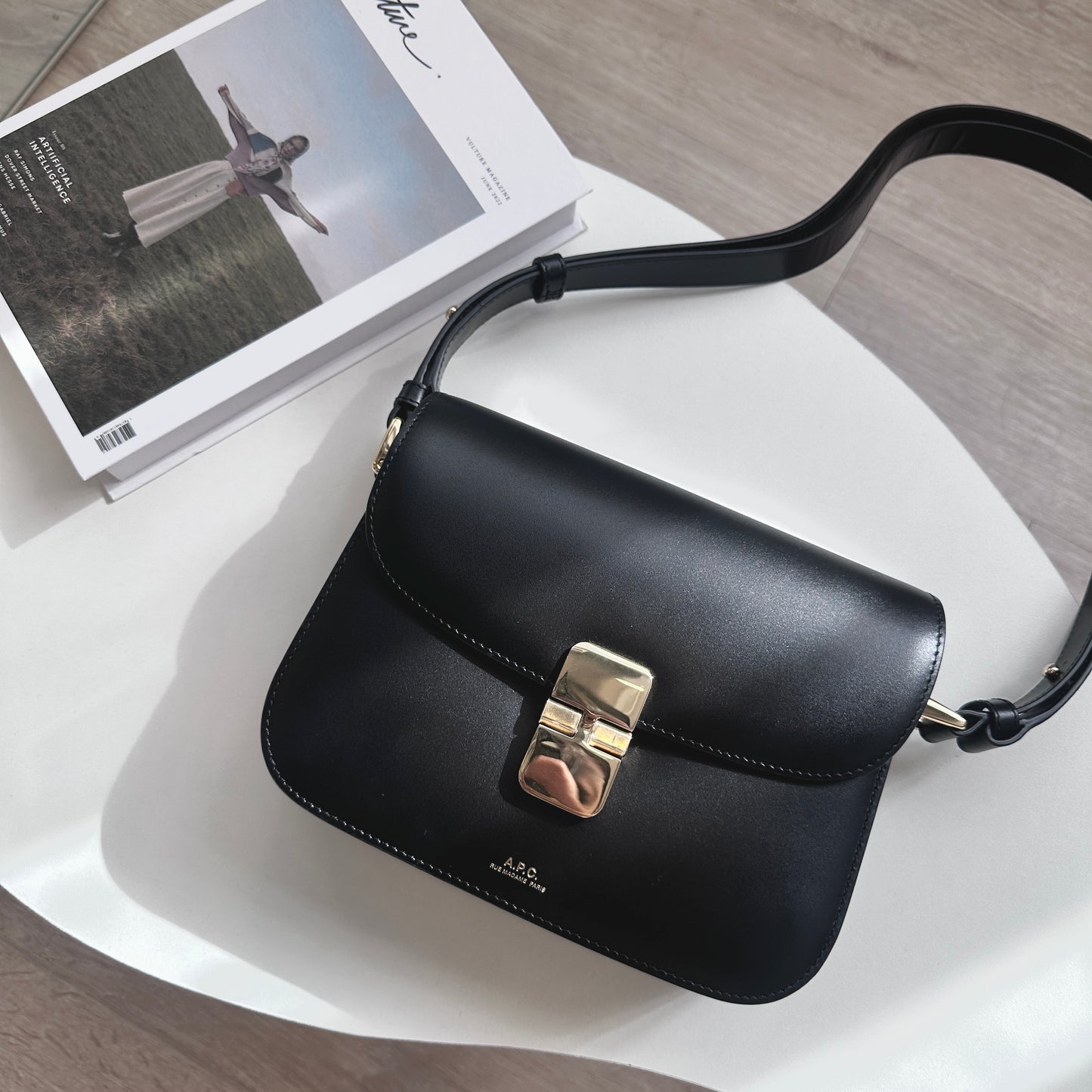 A.P.C. Grace Bag [經典金扣 SMALL]［深啡猄皮美德拉風限定上架］