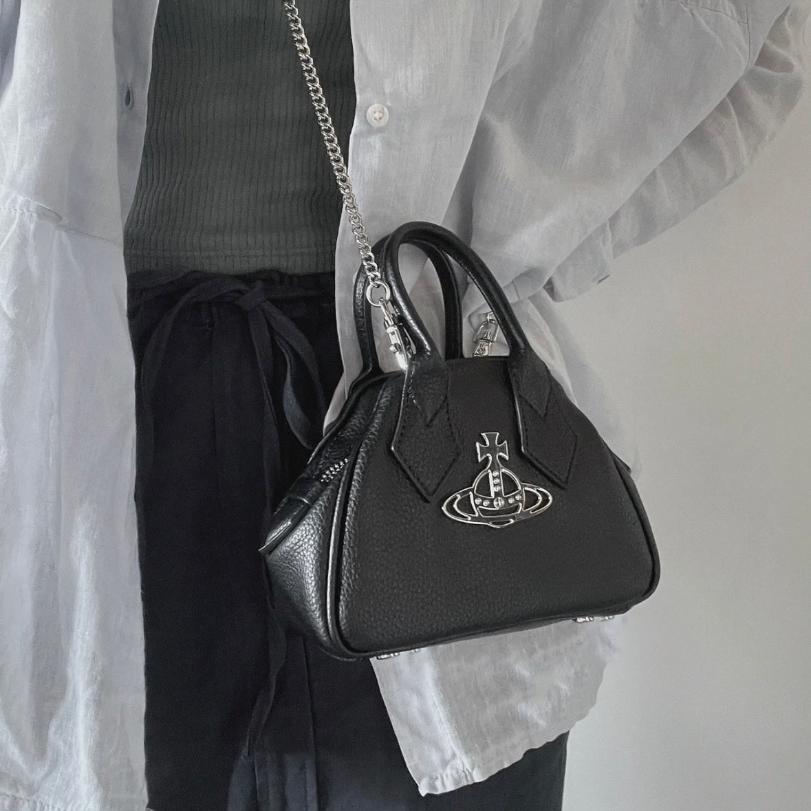 Vivienne Westwood Yasmine Mini Bag 荔枝皮保齡球袋 [年中折扣中!]