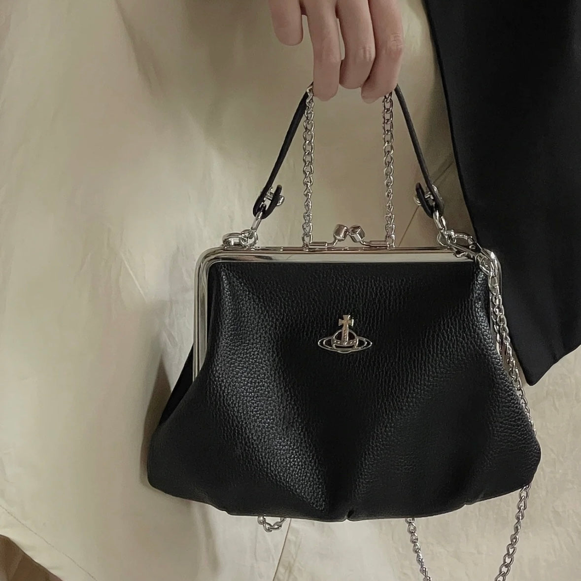 Vivienne Westwood Granny Frame Purse 經典餃子袋 黑色荔枝皮