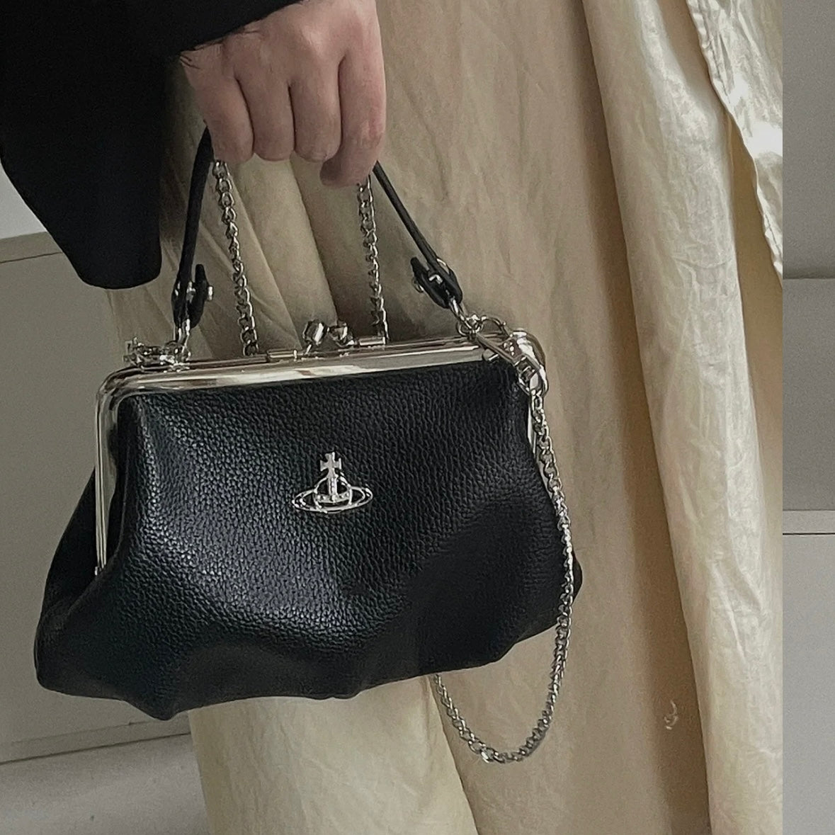 Vivienne Westwood Granny Frame Purse 經典餃子袋 黑色荔枝皮