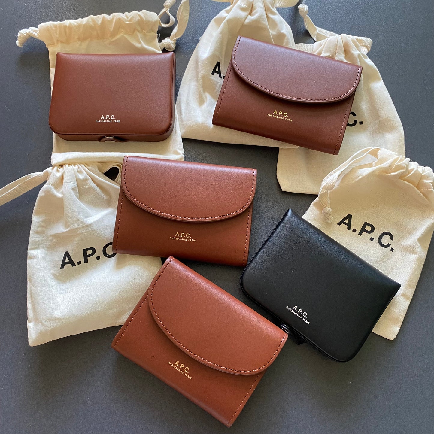 A.P.C. Geneve Cardholder［長期熱賣款式!］