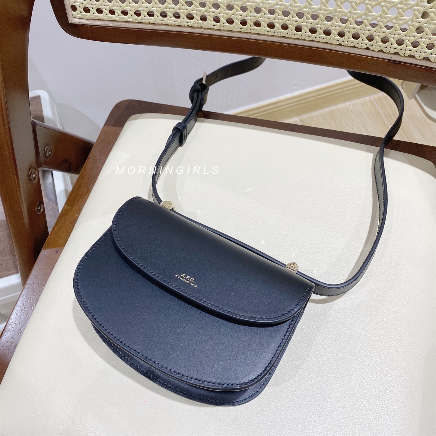 A.P.C. Geneve Bag 馬鞍包 [MINI] [黑色復古啡折扣中!]