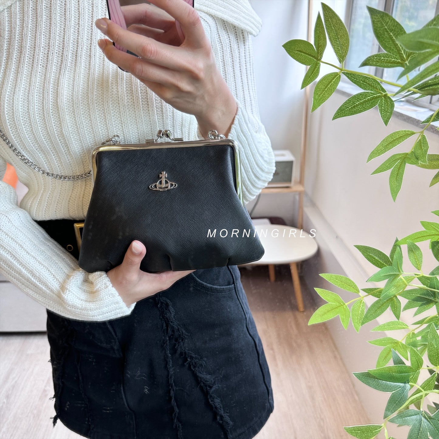 Vivienne Westwood Granny Frame Purse 經典餃子袋 黑色十字紋 [防刮花!]