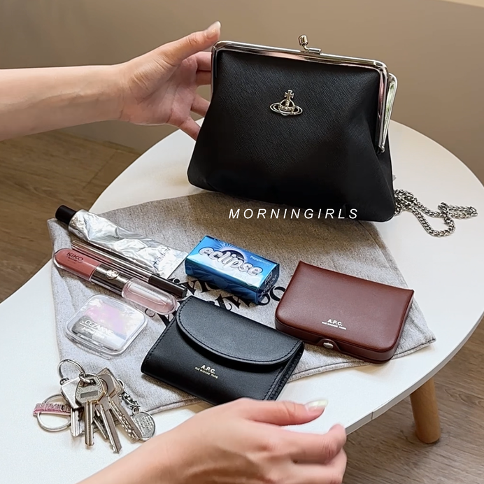 Vivienne Westwood Granny Frame Purse 經典餃子袋 黑色十字紋 [防刮花!]